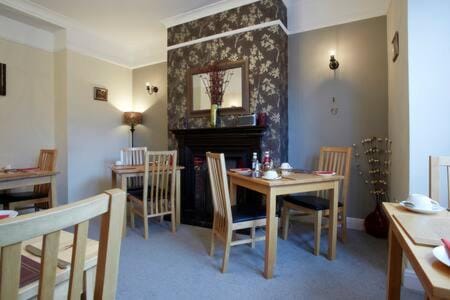 Number 34 Bed and Breakfast York Hotel in York