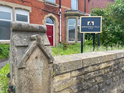 Springfield Guesthouse Hotel in Blackburn