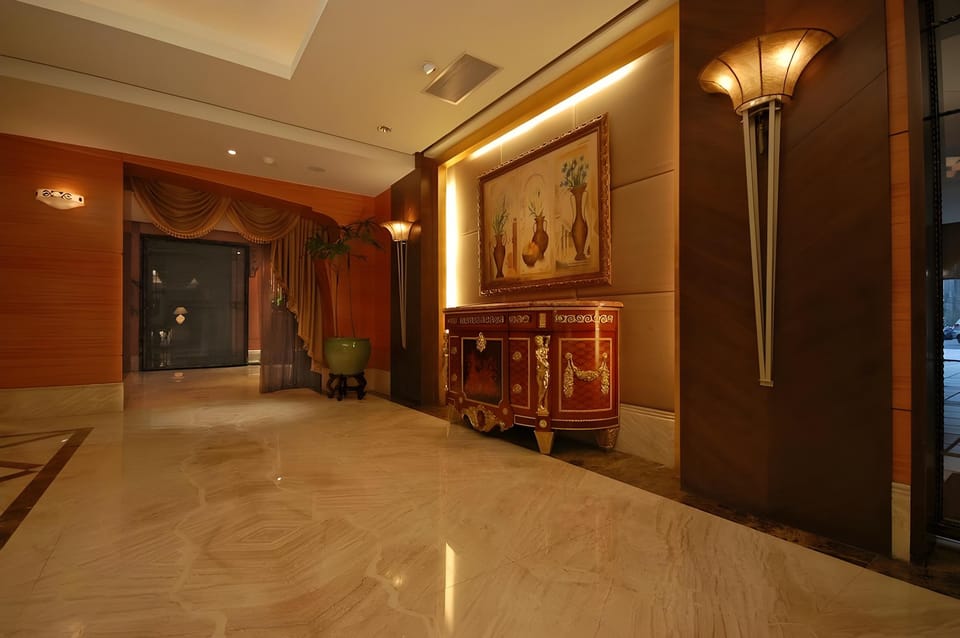 Waikoloa Hotel Hotel in Taipei City