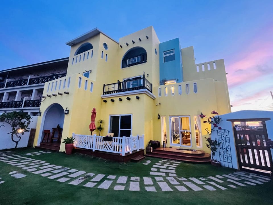 Place De L Hotel in Hengchun Township