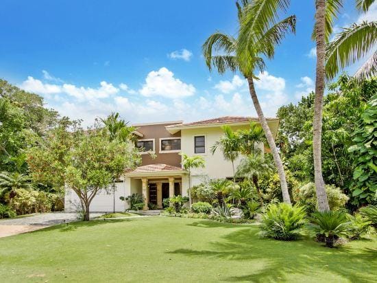 Beautiful Villa Tortuga at Puntacana Resort & Club – Pool, Garden, Golf Cart, Maid Hotel in Punta Cana