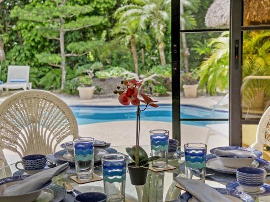 Beautiful Villa Tortuga at Puntacana Resort & Club – Pool, Garden, Golf Cart, Maid Hotel in Punta Cana