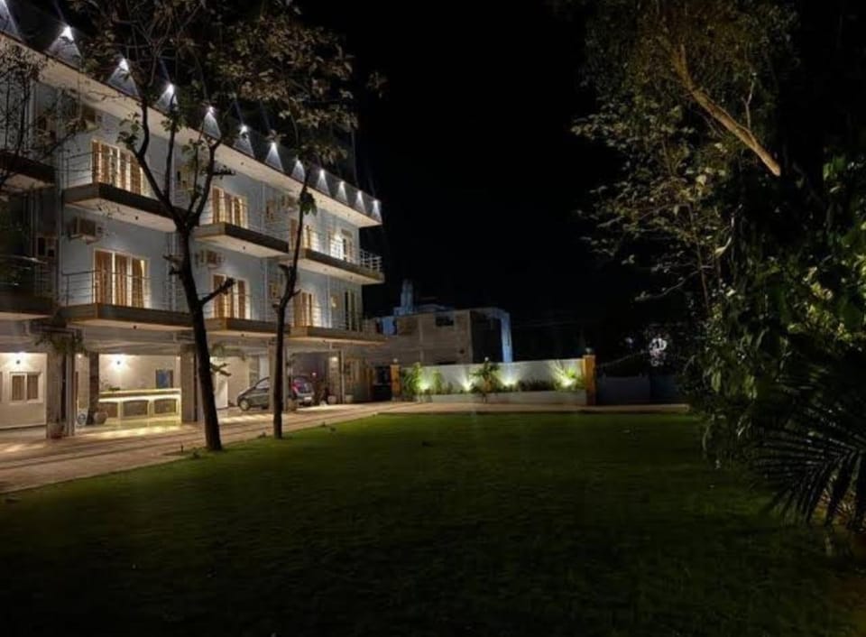Southern Universal Farm House Hotel in Puducherry, India