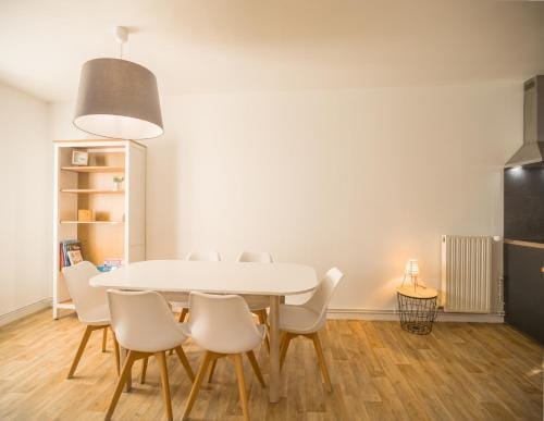 Duplex Pasteur - Chambre 3 - Chambre Privee Hotel in Troyes