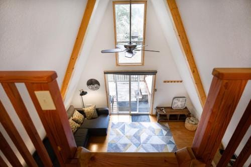 Tilted Timbers Cabin - Hot Tub - wifi Lodge in Ashford