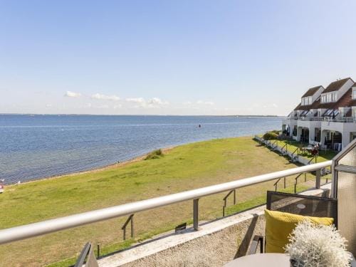 Chic Seaside Getaway Hotel in Brouwershaven