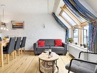Chic Seaside Getaway Hotel in Brouwershaven