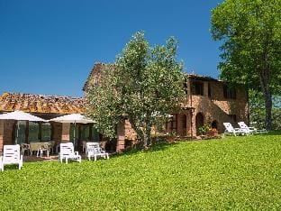Apartment in Tuscany with Pool and Garden Hotel in Tuscany