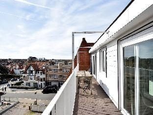 Bright Flat with Bunk Beds Hotel in De Haan