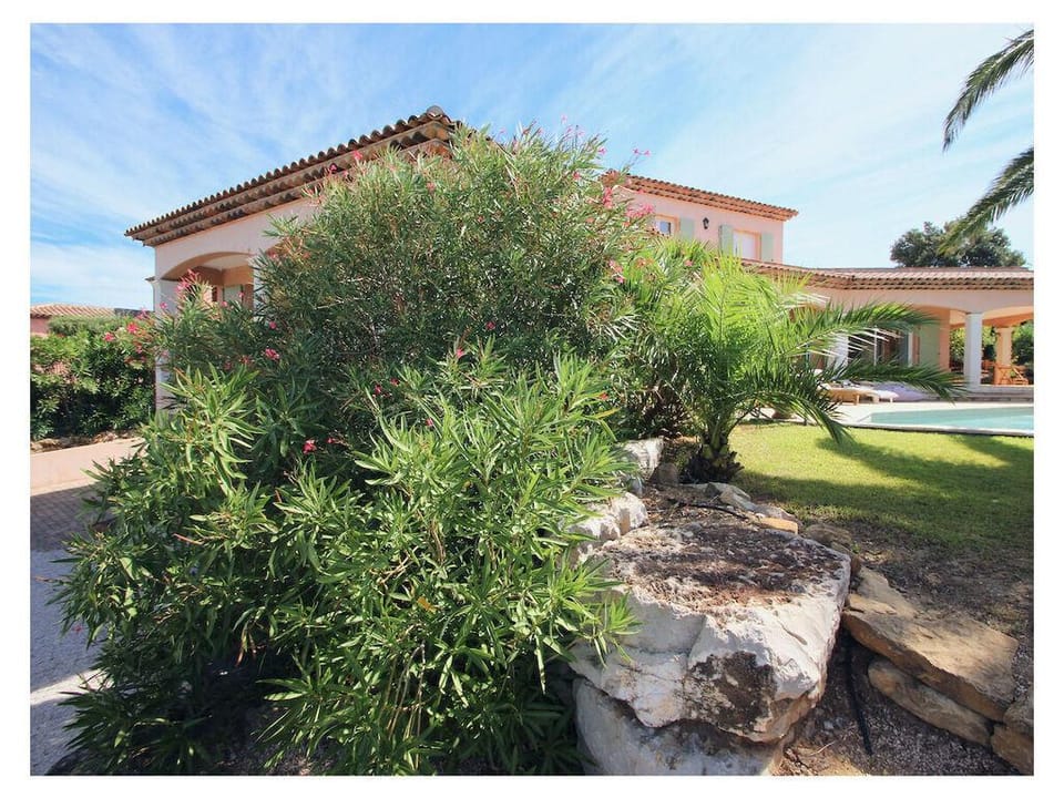 Belle Vue - Sainte Maxime Hotel in Sainte-Maxime