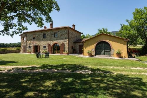 Villa la Ghiandaia Comfortable holiday residence Hotel in Castiglion Fiorentino