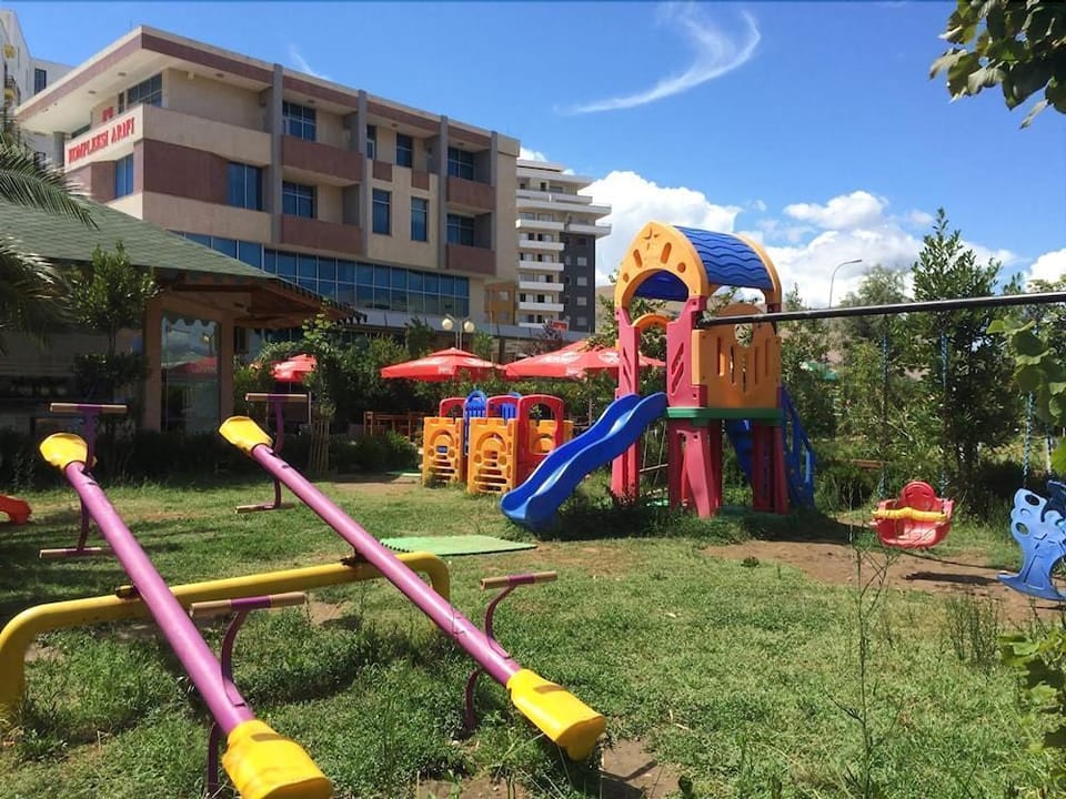 Hotel Kompleksi Arifi Hotel in Montenegro