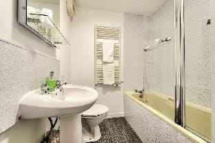 Grassmarket Apartment with Castle View Hotel in Edinburgh