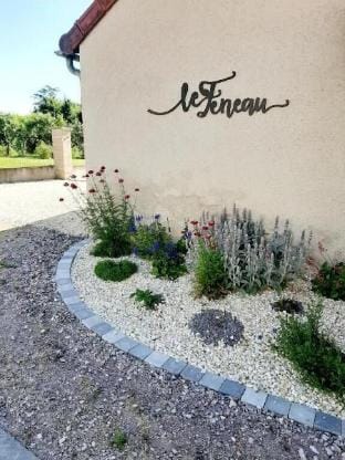 Le Feneau Hotel in Bourgogne-Franche-Comté