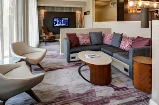 Hilton Chicago/Oak Brook Suites Hotel in Oakbrook Terrace