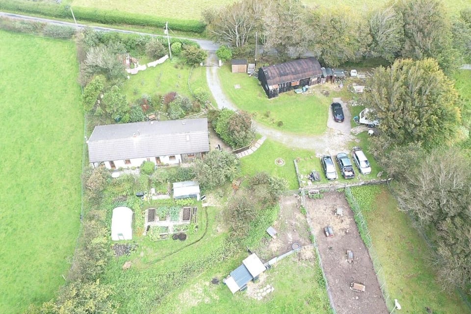 Inviting 2-bed Cottage in Newcastle Emlyn Hotel in Wales