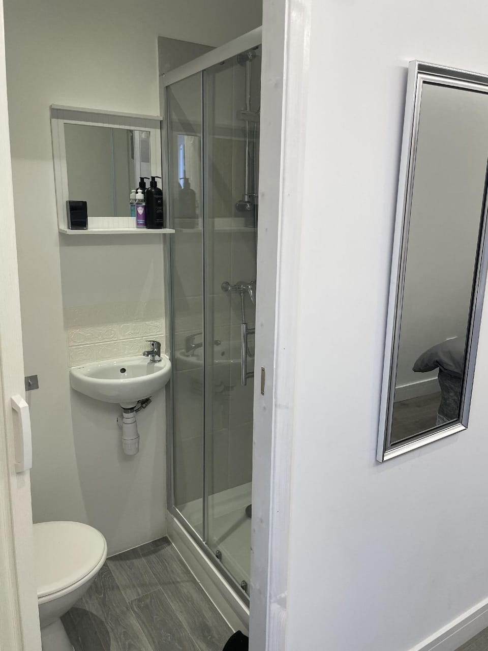 Beautiful 1-bed Studio in Uxbridge, London Hotel in Uxbridge