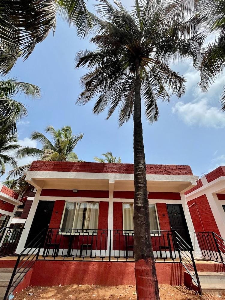 Sandcastle Beach Resort Hotel in Maharashtra