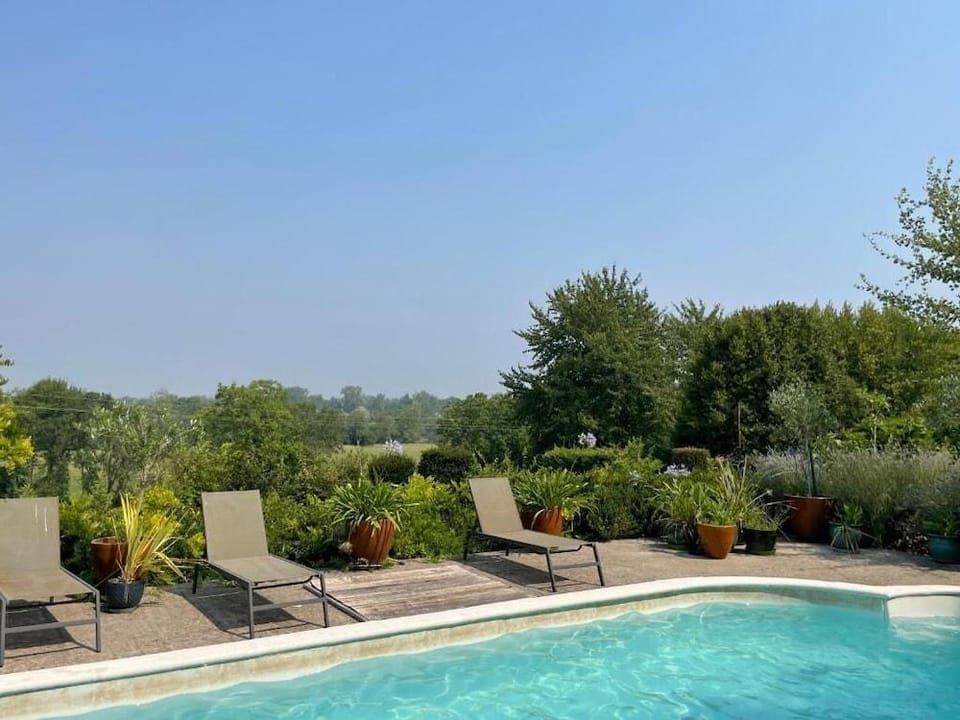 Jardins Haute Couture Hotel in Centre-Val de Loire