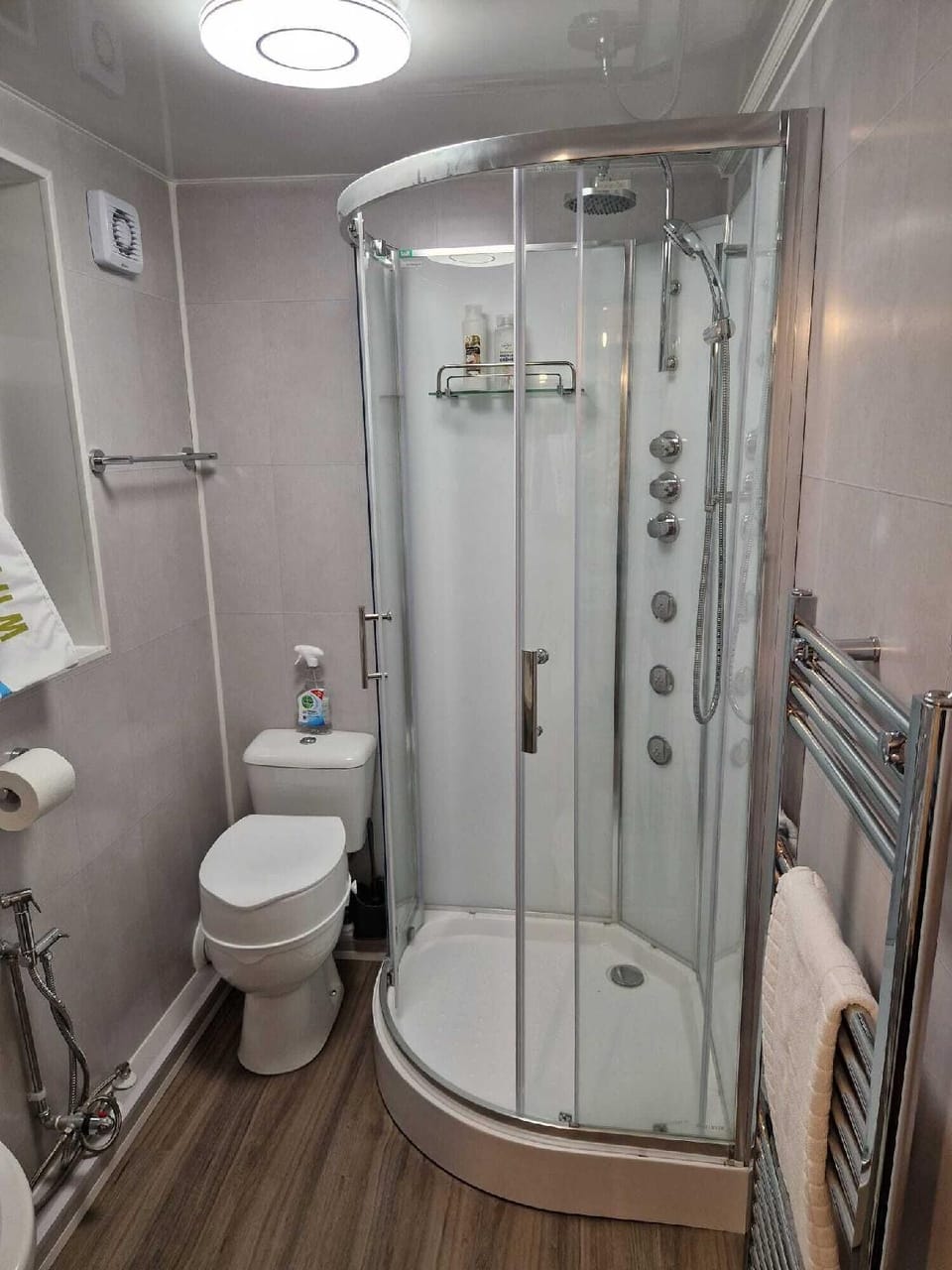 Chester Le Street s Emerald 3 Bed House Hotel in England