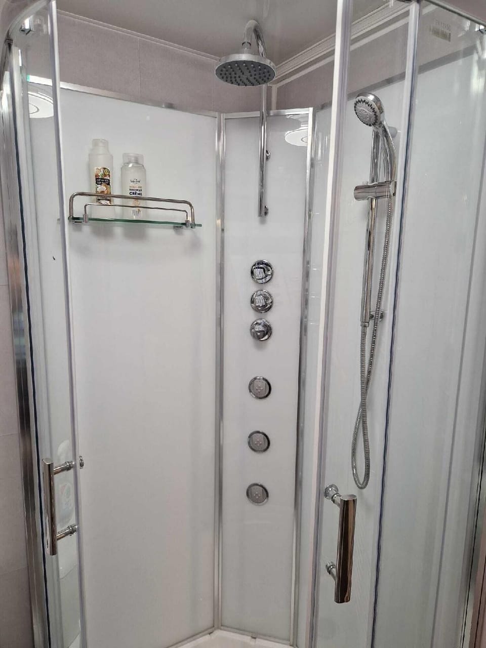 Chester Le Street s Emerald 3 Bed House Hotel in England
