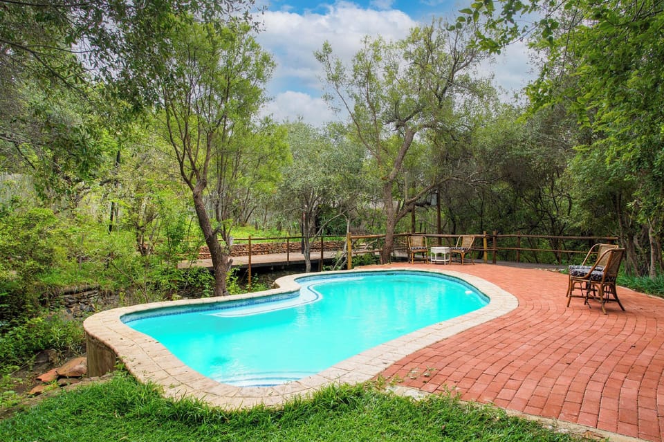 Warthogs Bush Lodge Hotel in Gauteng