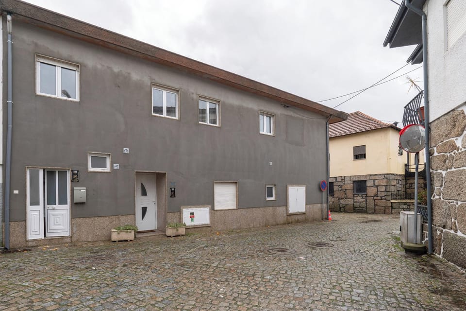 Casas da Petisqueira 61 - Paredes-Oporto Hotel in Porto District