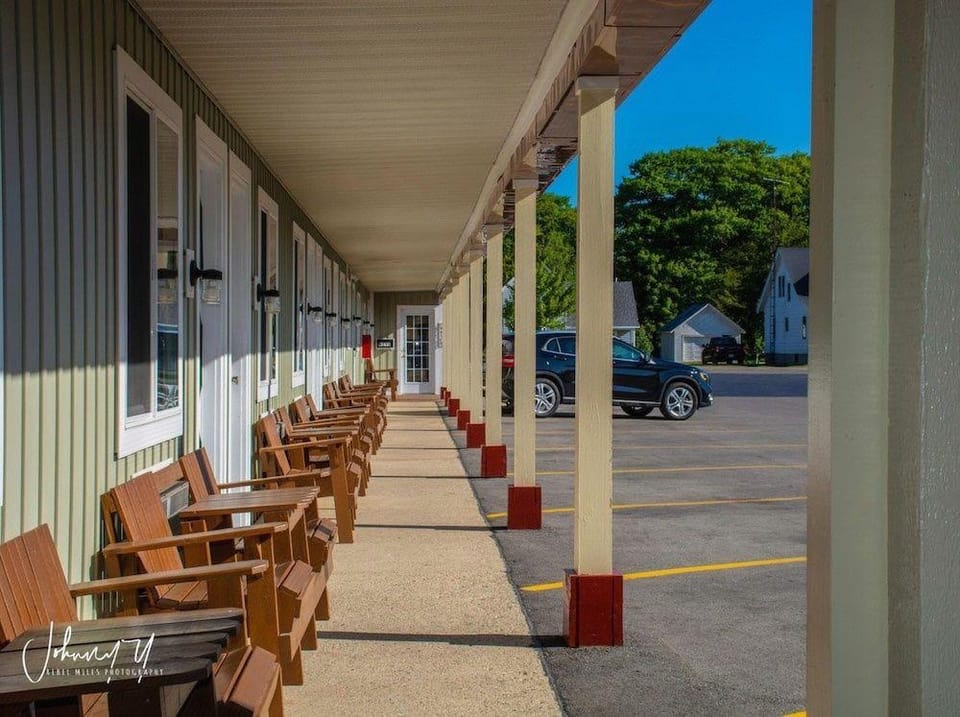 Vindel Motel Hotel in Mackinaw City