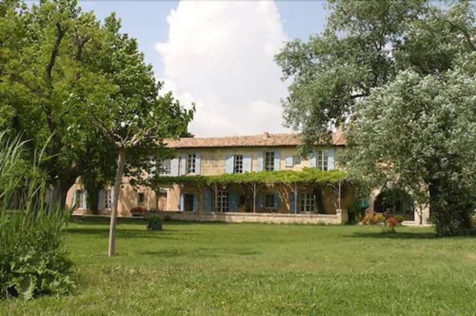 Mas Petit Fourchon Hotel in Arles