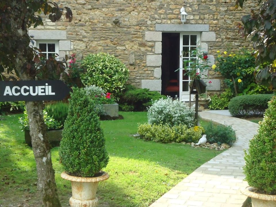 Le Haut Montrayé Hotel in Normandy