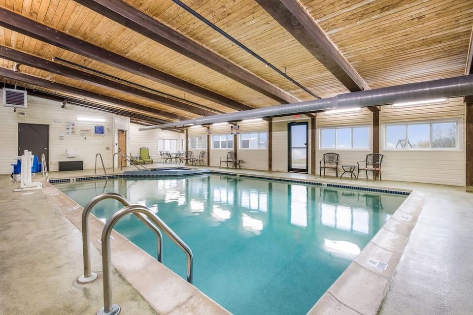 Baraga Lakeside Inn Hotel in Baraga
