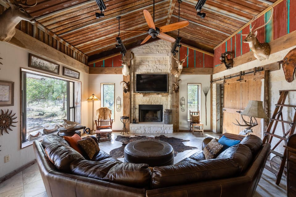 Y.O. Ranch Headquarters Hotel in Rio Grande