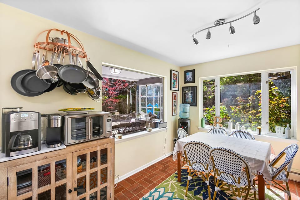 Magnolia on the Hill Hotel in Magnolia Seattle