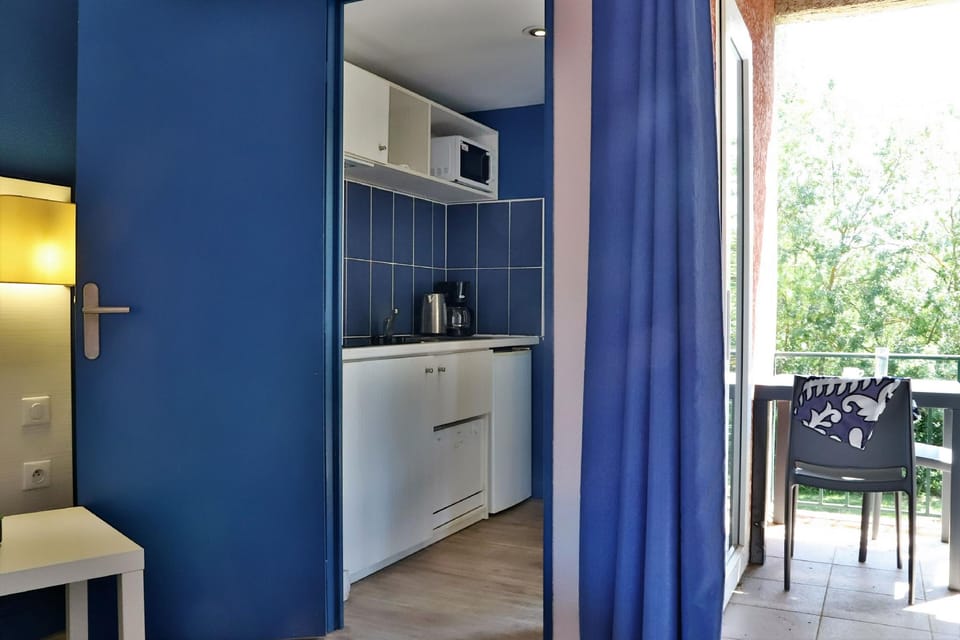 SOWELL RESIDENCES Les Hameaux Hotel in Arles