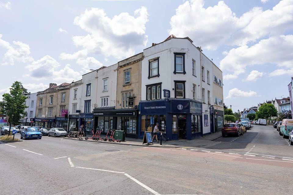 YourApartment - Wellington Place Hotel in Bristol