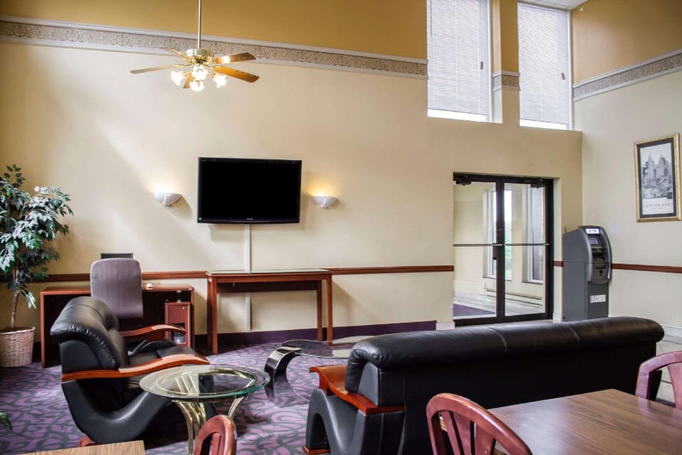 Econo Lodge Wickliffe - Cleveland East Hotel in Wickliffe
