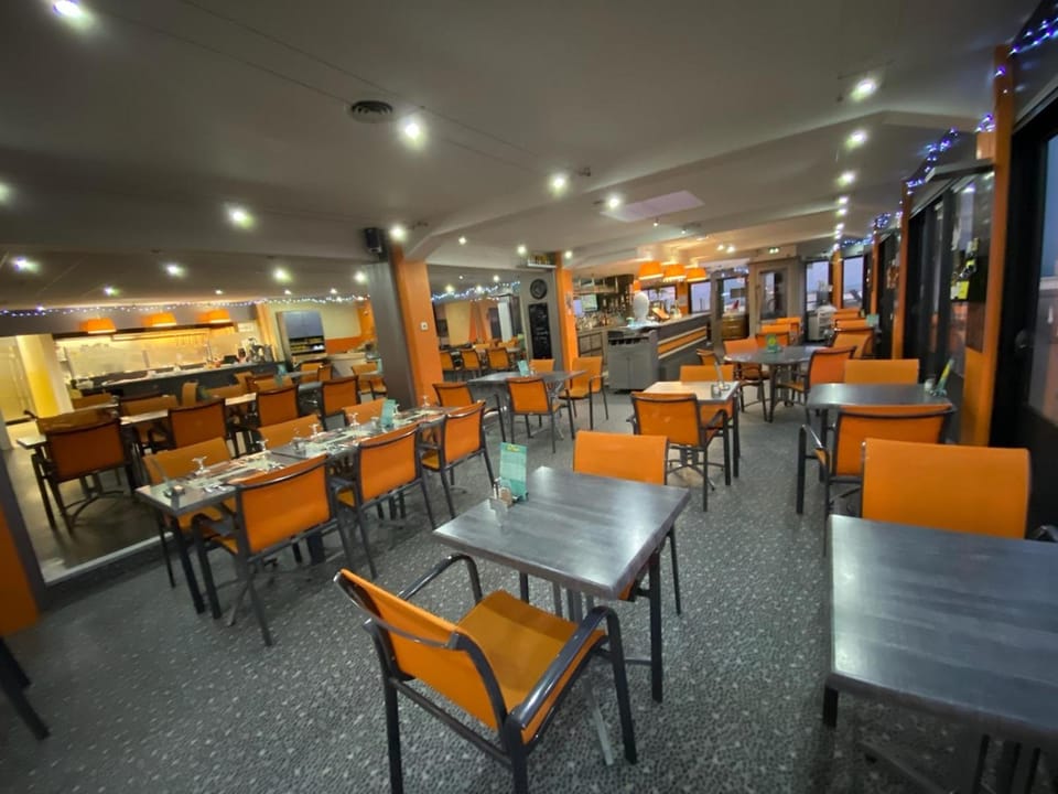 Hotel De La Plage Hotel in Calais