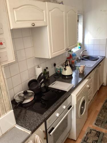 The lavender house 513 halliwell rd bolton bl18db Hotel in England