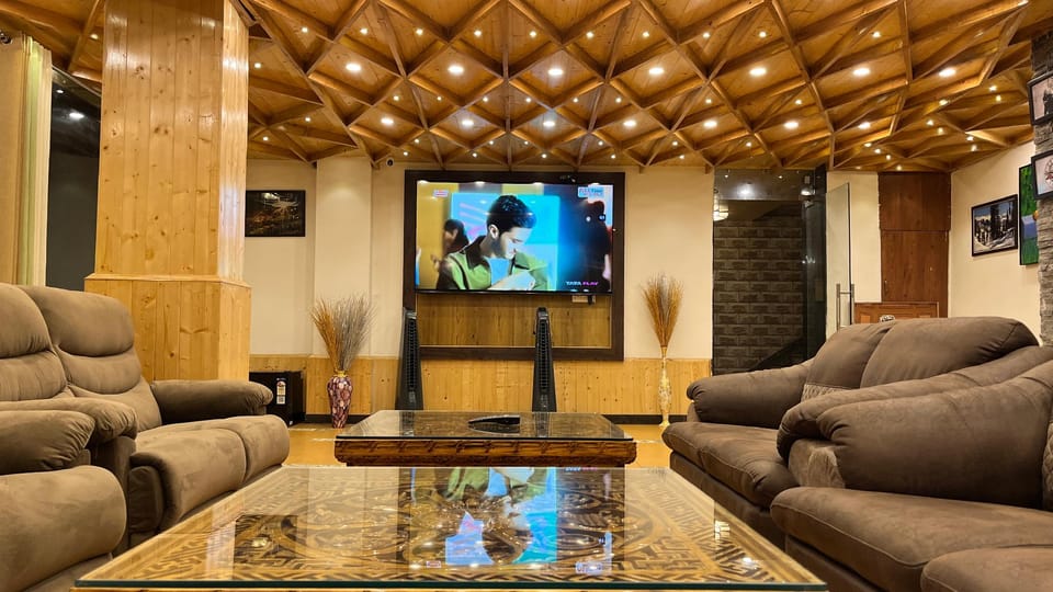Touch Wood Inn Hotel in Manali