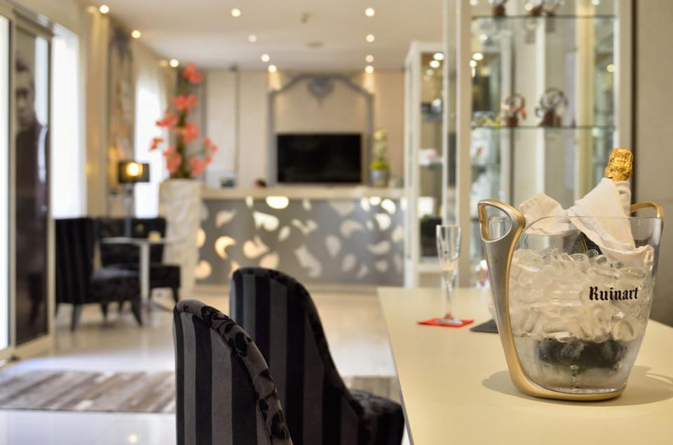 Bar/lounge