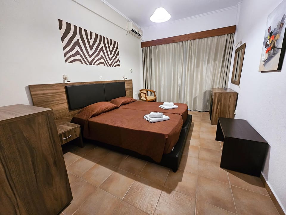 GOLDEN SANDS Hotel in Peloponnese, Western Greece and the Ionian