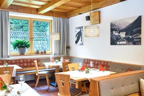 Gasthof Walderhof Hotel in Tyrol