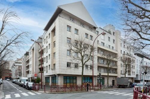 Quiet and welcoming loft Metro Hoche Paris Hotel in Pantin