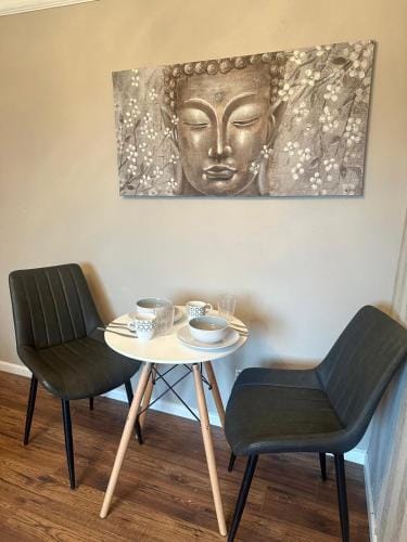 Comfy one Bedroom Apartment Hotel in Walsall
