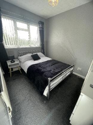 Comfy one Bedroom Apartment Hotel in Walsall