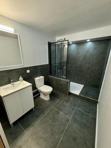 Appartement prive 90m2, 1 chambre, proche centre Aix en Provence Hotel in Aix-en-Provence