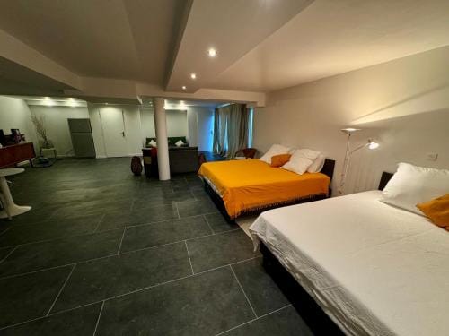 Appartement prive 90m2, 1 chambre, proche centre Aix en Provence Hotel in Aix-en-Provence