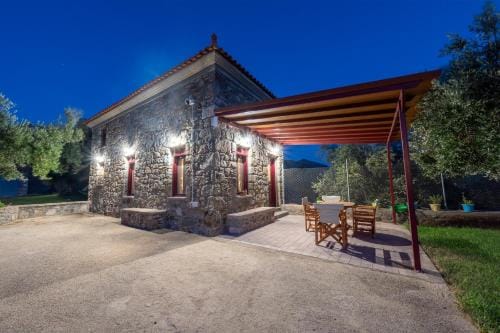 Villa & Stone House with Pool, 10 Mins to Skala Eressos Beach Hotel in Decentralized Administration of the Aegean