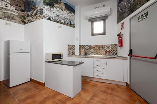 Hostal Entrecaminos Hostel in Sierra de las Nieves