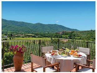 Villa Rinaldo Comfortable holiday residence Hotel in Umbria